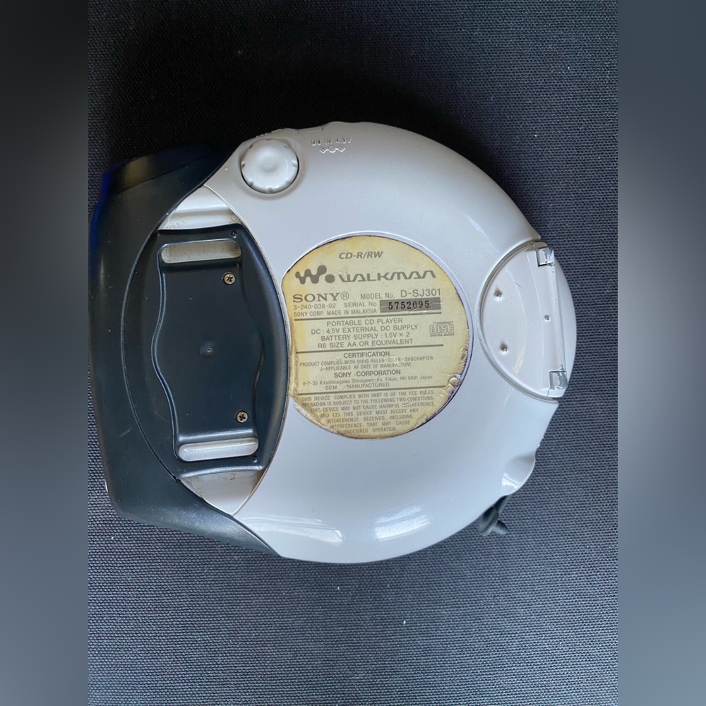 Sony Portable CD Player Walkman G-Protection Vintage Music PARTS - Picture 3 of 7